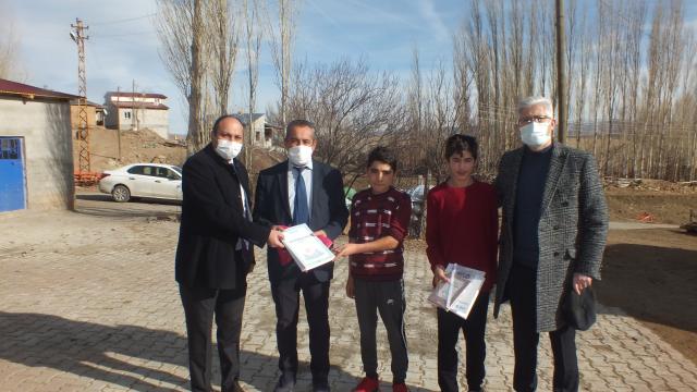 Ulaş Milli Eğitim Müdürlüğünden öğrencilere kitap desteği