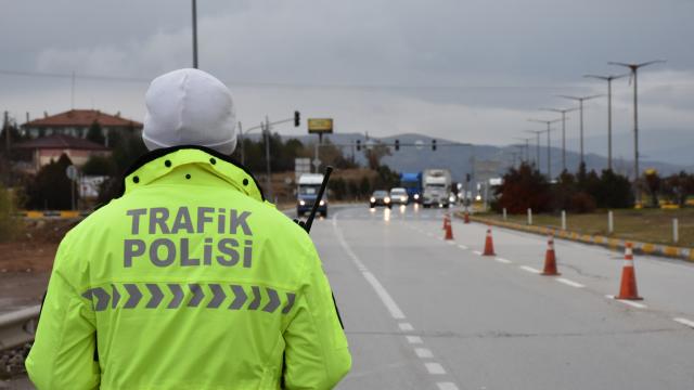 Sakarya, Düzce ve Zonguldakta kısıtlamalara uymayan 604 kişiye para cezası verildi