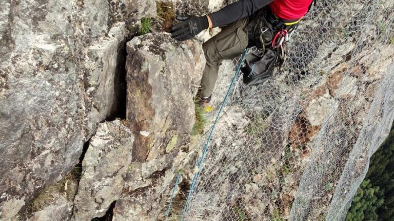 4 bin ton kaya temizliği yapıldı