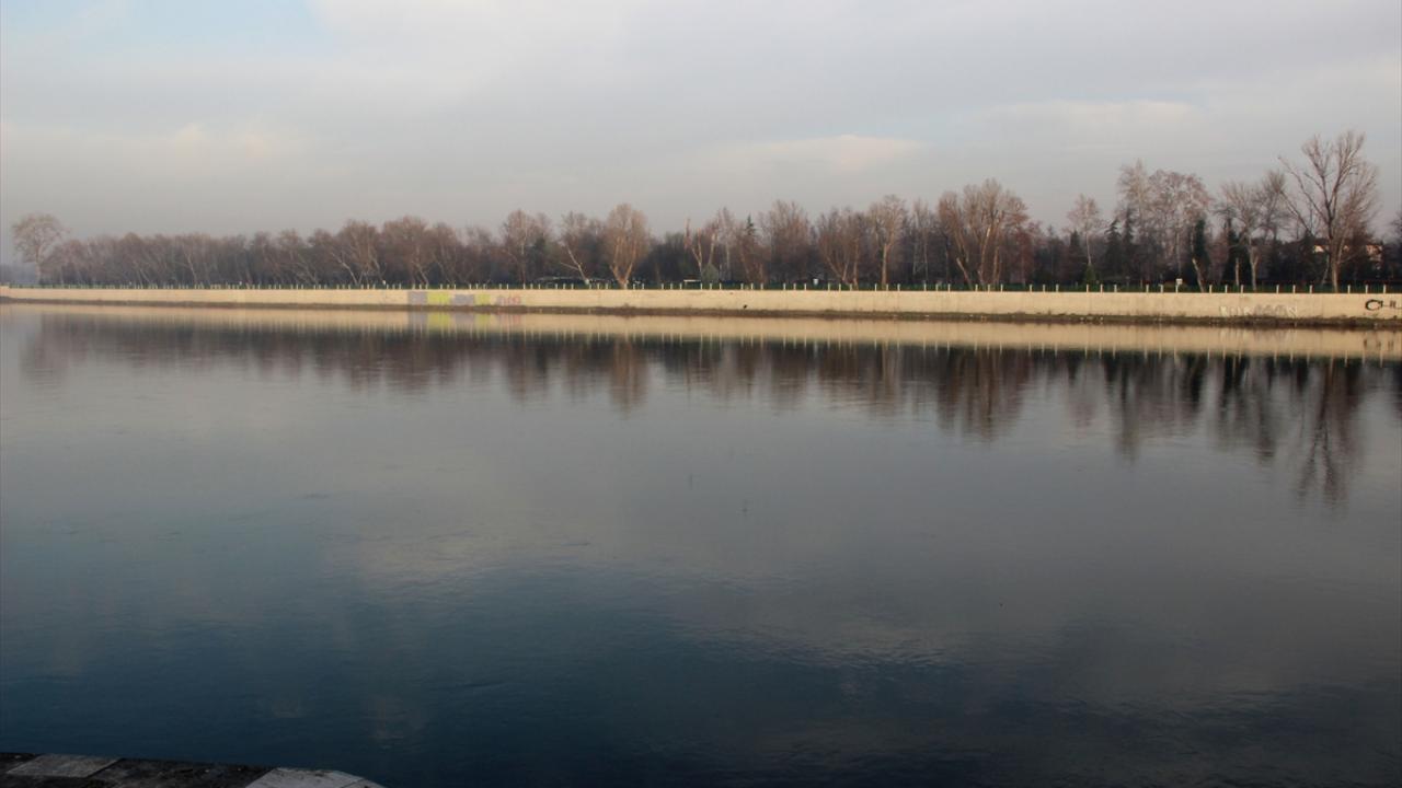 Yağışlara bağlı olarak debisinde arlık ayı başına göre 3 kat artış olan Tunca`nın son ölçümü 9 metreküp/saniye olarak kaydedildi. 