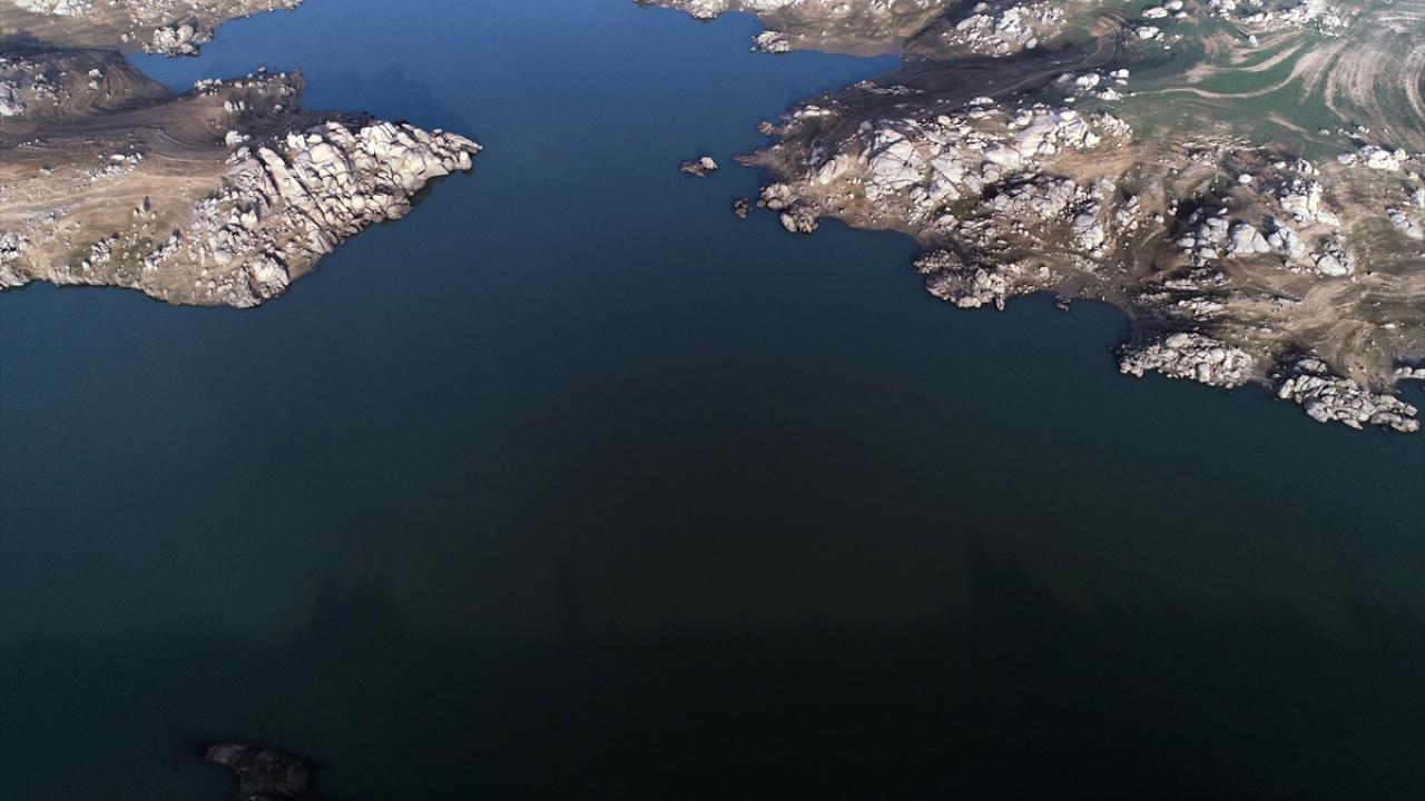 Kentte, ekim ayında 115 milyon 856 bin metreküp olan barajlardaki su seviyesi, kasımda 114 milyon 313 bin, aralıkta 115 milyon 775 bin olarak ölçüldü.