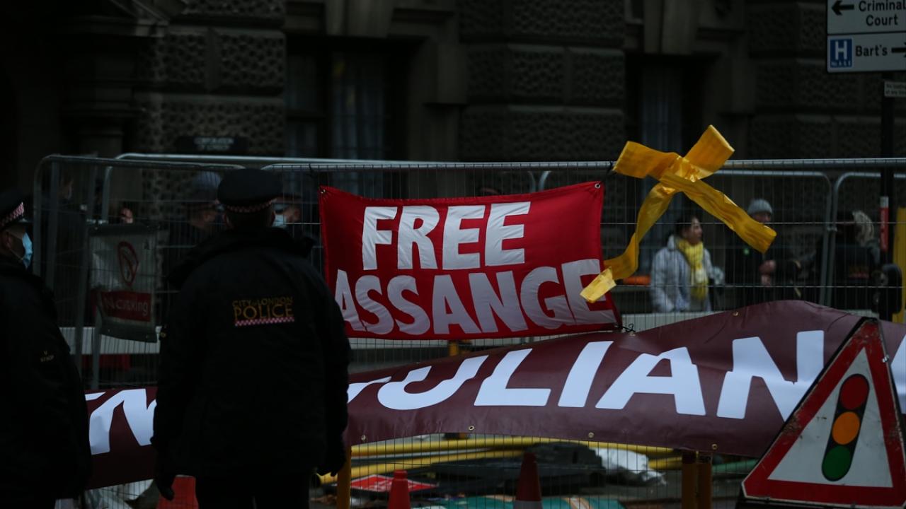 İngiliz mahkemesi, WikiLeaks`in kurucusu Julian Assange`ın ABD`ye iadesi talebini reddetti.