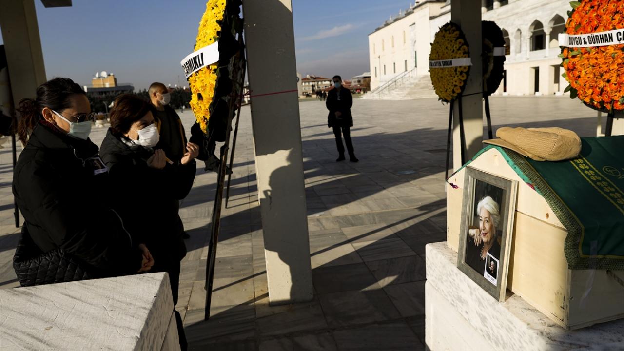 Özmenek`in TRT geçmişi