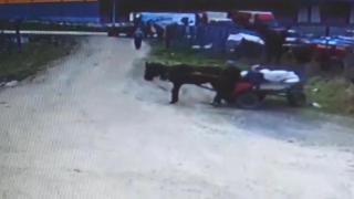 Hırsızlar iki at arabasıyla 6 ton demir çaldı