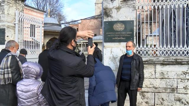 2021in ilk gününde Ayasofyaya turist akını