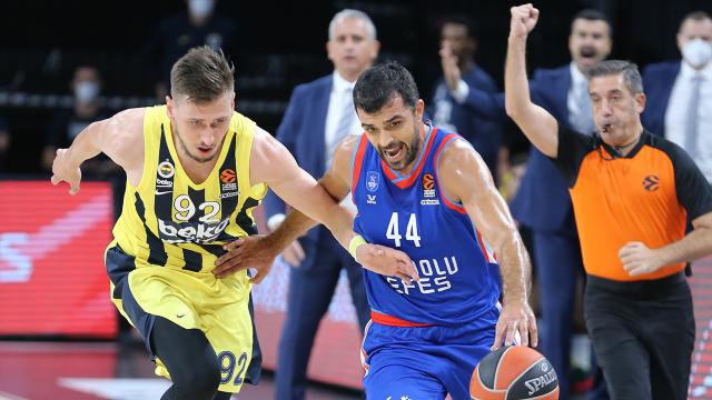 Anadolu Efes ve Fenerbahçe Beko Avrupada bekleneni veremedi