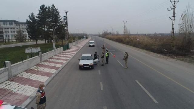 Malatyada jandarma ekipleri balıkçıları drone ile denetledi