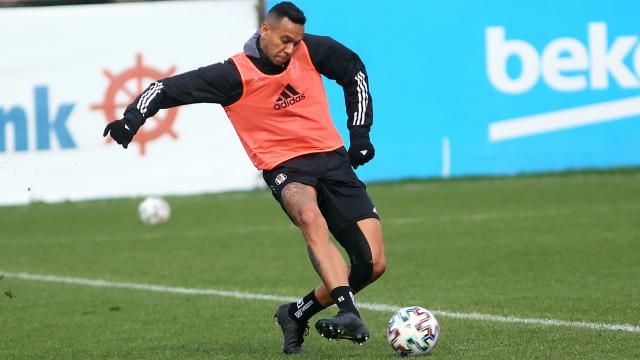 Beşiktaşta Josef de Souza takımla çalışmalara başladı