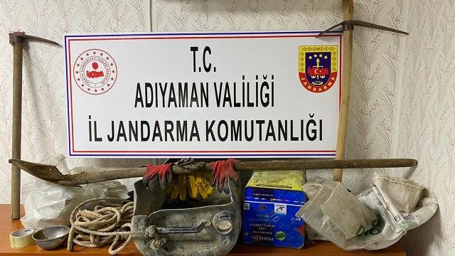 Adıyamanda kaçak kazıya 6 gözaltı