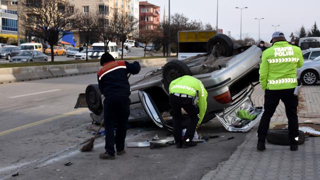 Kırıkkalede otomobille cip çarpıştı: 2 yaralı