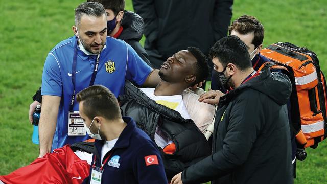 Yeni Malatyasporlu Ndayishimiye maç sonu rahatsızlandı