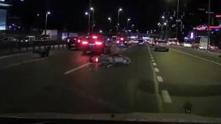 İstanbul'da bir sürücü motosikletliye çarpıp kaçtı