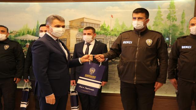 Gaziantepte EYP ele geçiren polis ve bekçilere ödül