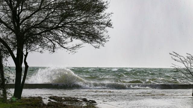 Kuzey, iç ve batı kesimlerde sağanak bekleniyor
