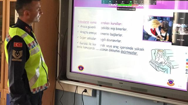 Sinopta öğrencilere EBA üzerinden trafik eğitimi verildi