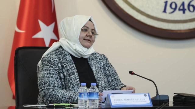 Bakan Selçuk: Güçlü kadın aynı zamanda güçlü aile demek