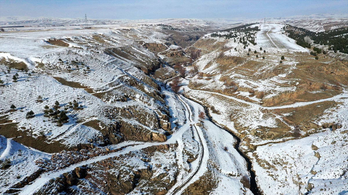Bu kapsamda hazırlanan "Madavans Vadisi`nin Ekoturizm İlkeleri Çerçevesinde Turizme Kazandırılması" projesi, Doğu Anadolu Kalkınma Ajansınca (DAKA) kabul edildi.