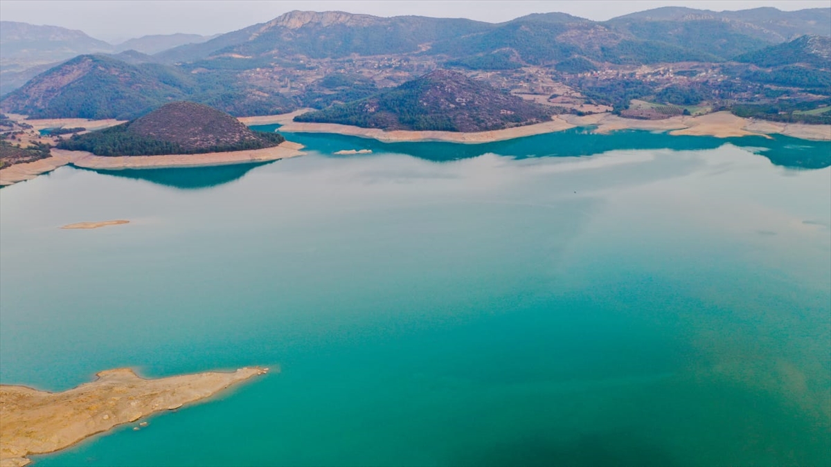 Devlet Su İşleri 6. Bölge Müdürlüğünden alınan bilgiye göre, barajdaki su seviyesi azaldı.