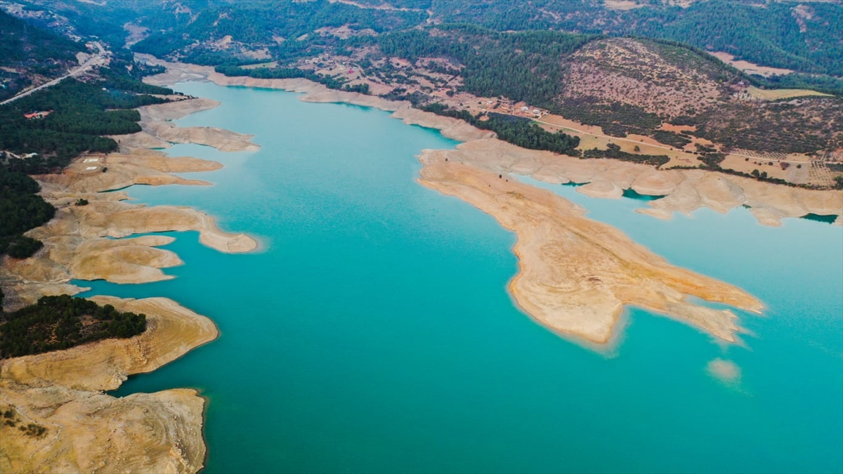 Sulama amacıyla kullanılan barajda su seviyesi yüzde 42`ye indi.