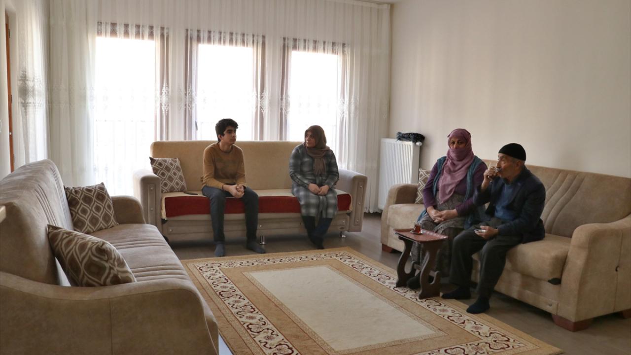 "Devletimiz olmasaydı ortada kalırdık"