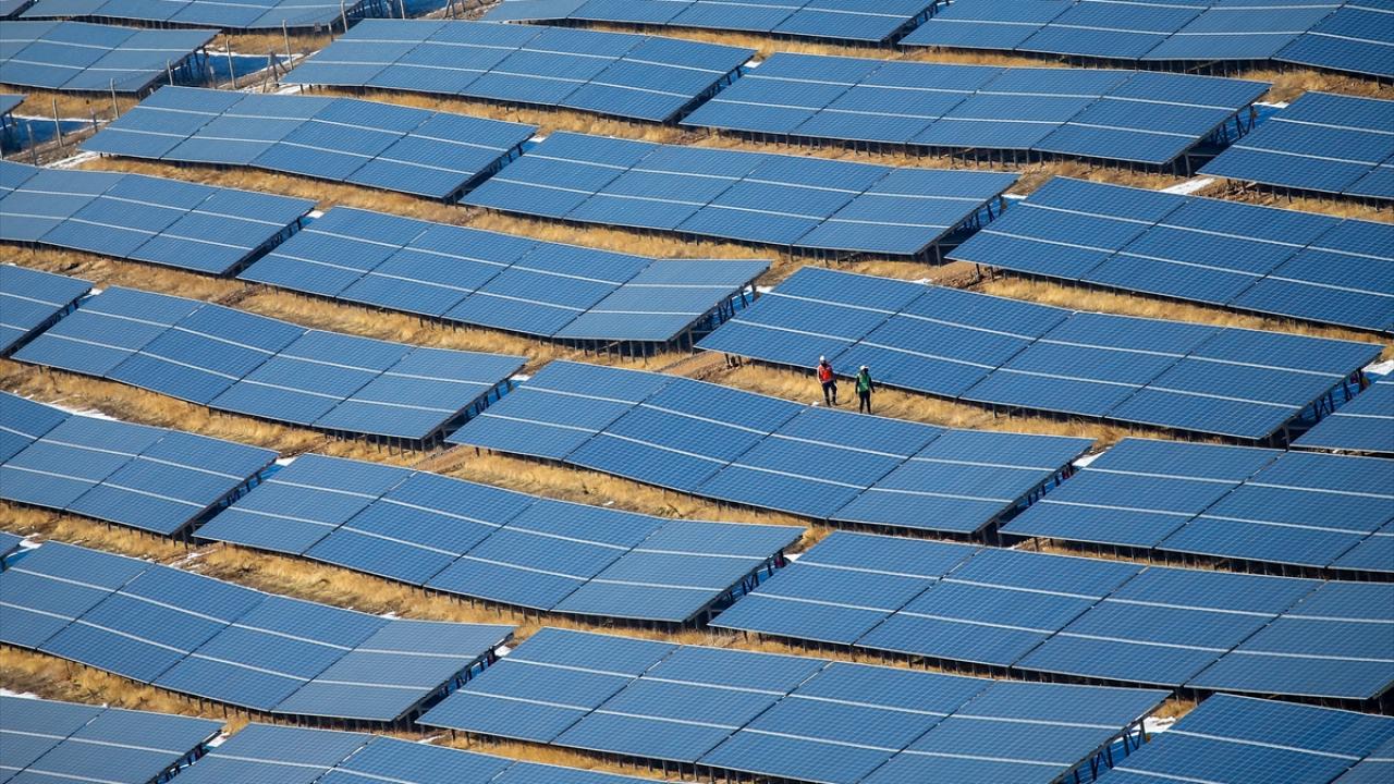 Sanayi ve Teknoloji Bakanlığı bünyesindeki Doğu Anadolu Kalkınma Ajansının (DAKA) yürüttüğü tanıtım faaliyetleri, ülkede enerji üretimi alanında söz sahibi olan firmaların kentte Güneş Enerjisi Santrali (GES) tesisleri kurmasını sağladı. 