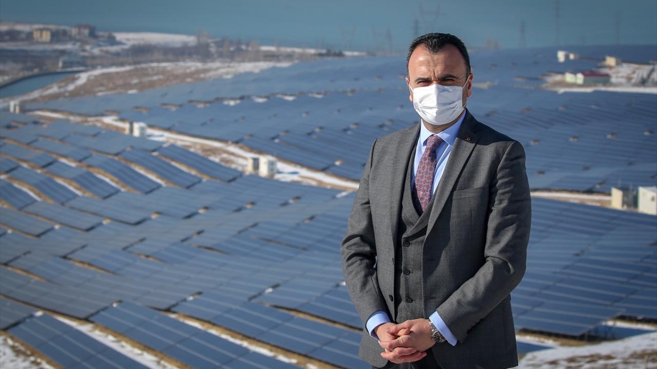 DAKA Genel Sekreteri Halil İbrahim Güray, Van`ın elektrik üretim verimliliği ve güneş enerjisi santrali yatırımlarına uygun arazi varlığı açısından Türkiye`de birinci sırada yer aldığını söyledi.