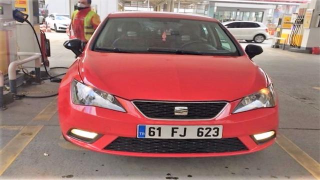 İnternetten satışa çıkarttığı otomobilini dolandırıcılara kaptırdı