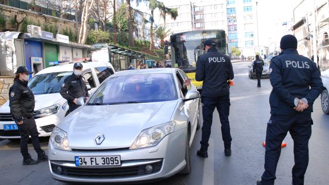 İstanbulda "Yeditepe Huzur" asayiş uygulaması yapılıyor