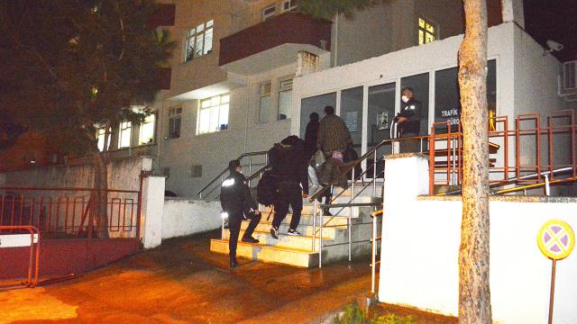 Polisten kaçan 8 düzensiz göçmen ve 3 organizatör yakalandı