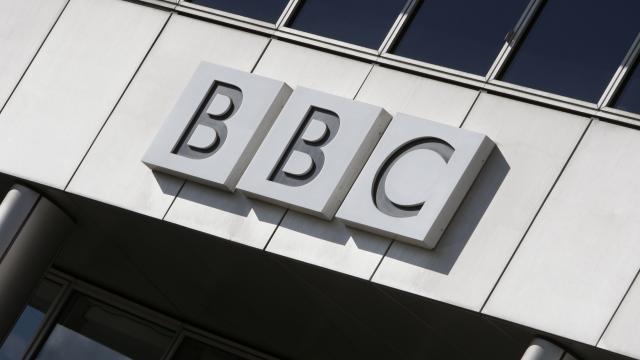İngilterede uzaktan eğitim dersleri BBCden yayınlanacak