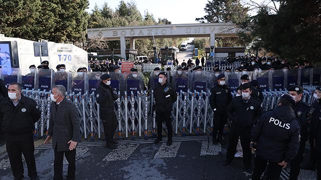 Beşiktaş ve Sarıyerde gösteri ve yürüyüşler yasaklandı
