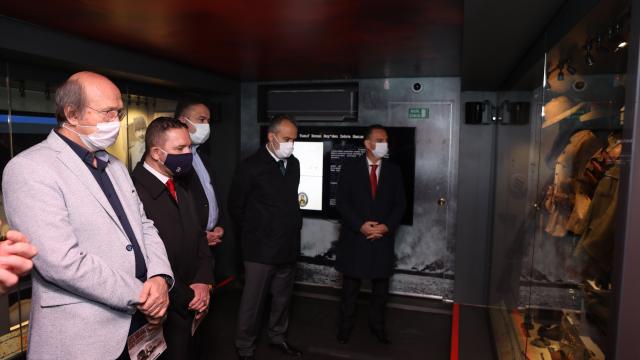 Çanakkale Savaşları Mobil Müzesi Bursada ziyarete açıldı