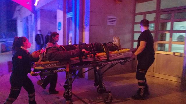 Zonguldakta çatıdan düşen kişi yaralandı