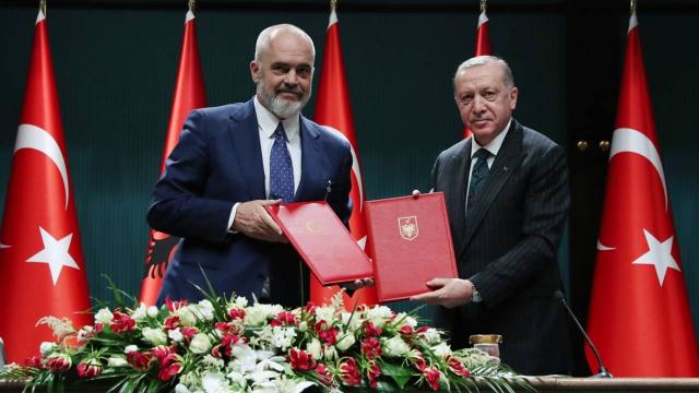 Cumhurbaşkanı Erdoğan: FETÖnün ilişkilerimizi zehirlemesine izin vermeyeceğiz