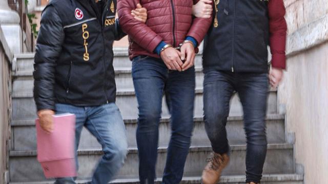 Sahte kedi ve köpek fotoğraflarıyla 69 bin lira dolandırdı