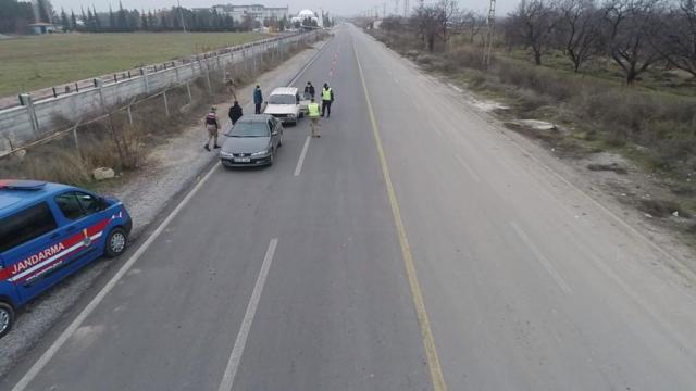 Malatyada jandarma ekipleri Kovid-19 tedbirlerine uymayan 74 kişiye ceza kesti