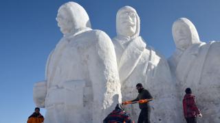 Kars'ta 'kardan şehit heykelleri' yapılıyor
