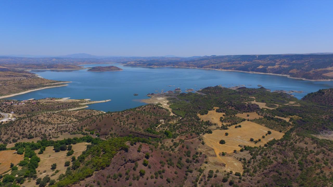 Manisa'daki jeopark alanında ayak izi ve küllerin geçmişi araştırıldı