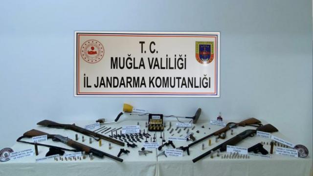 Muğlada silah ve mühimmat kaçakçılığı operasyonunda 4 şüpheli yakalandı