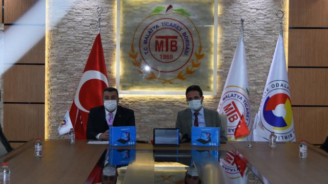 TOBB, ihityaç sahibi öğrenciler için Malatyaya tablet bilgisayar gönderdi