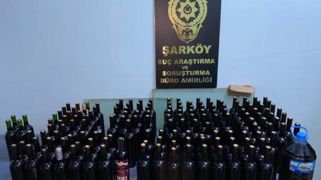 Tekirdağda şüphe üzerine durdurulan araçlarda kaçak içki ele geçirildi