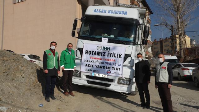 Hakkariden Suriyeye yardım tırı gönderildi