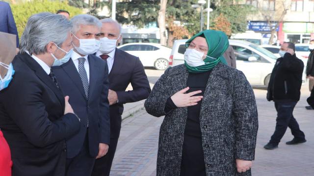 Bakan Zehra Zümrüt Selçuk Eren Bülbülün kabrini ziyaret etti