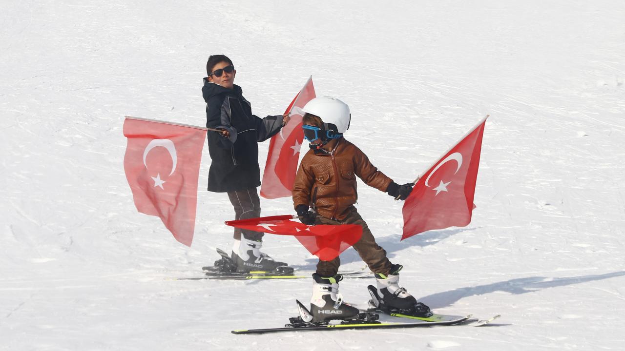 "Gençler bizim geleceğimiz"