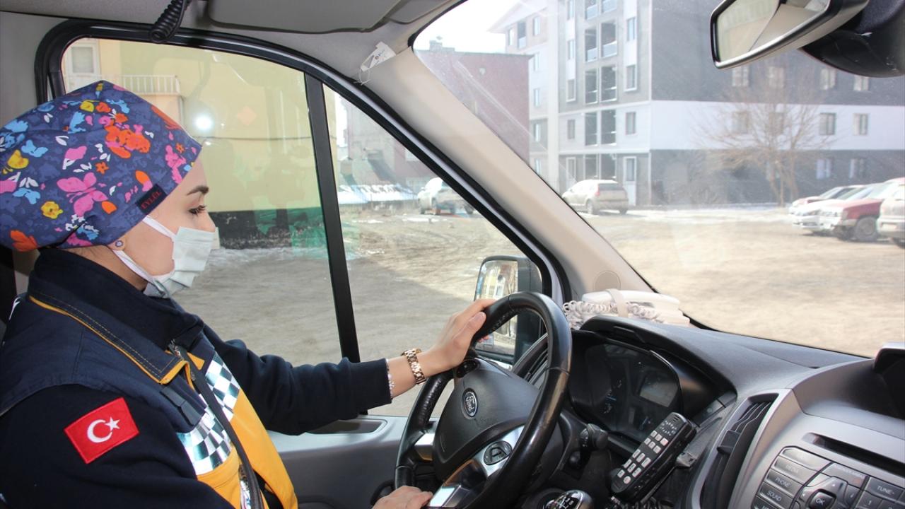 Mesleğe 2 yıl önce memleketi Sivas`ta başlayan ve 3 ay önce Hakkari İl Sağlık Müdürlüğü Acil Hizmetler Başkanlığı İl Ambulans Servisi`ne atanan Zeynep Sarı, kentin ilk paramedik ambulans şoförü oldu.