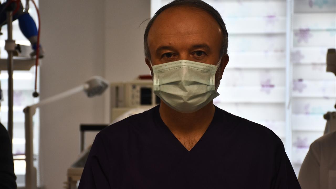 Prematüre doğan bebeklerde bazı sağlık sorunları yaşandığını vurgulayan Soylu, Nisa bebektede de beslenme ve solunumla ilgili sıkıntılar olduğunu dile getirdi.