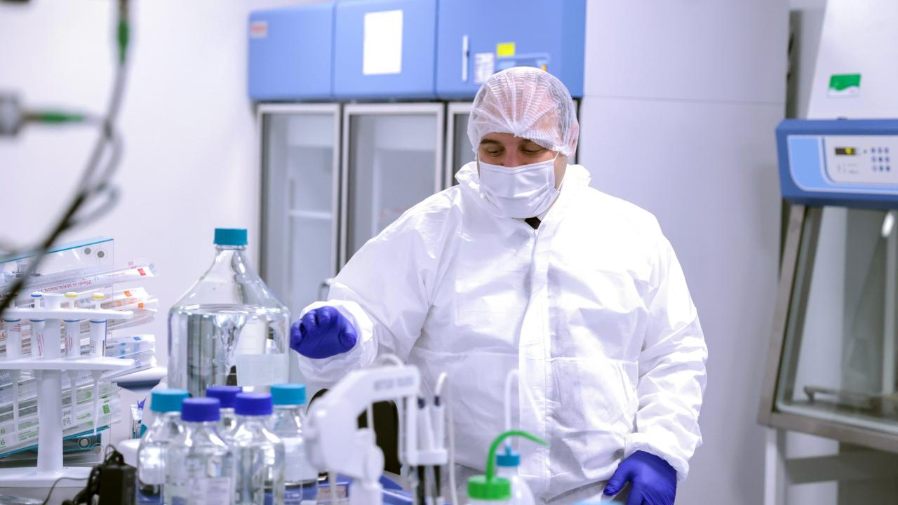 Sanayi ve Teknoloji Bakanı Mustafa Varank, Sağlık Bakanlığı ile koordine halinde ocak ayı sonuna kadar insan çalışmasını başlatmak için çalıştıklarını belirterek, 