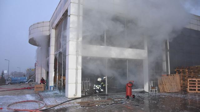 Kırıkkalede maske üretim atölyesinde yangın