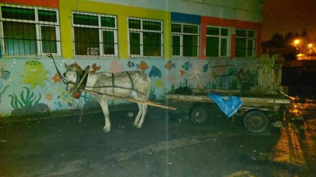 Okulun bahçe demirlerini çalmak isteyen 4 zanlı yakalandı