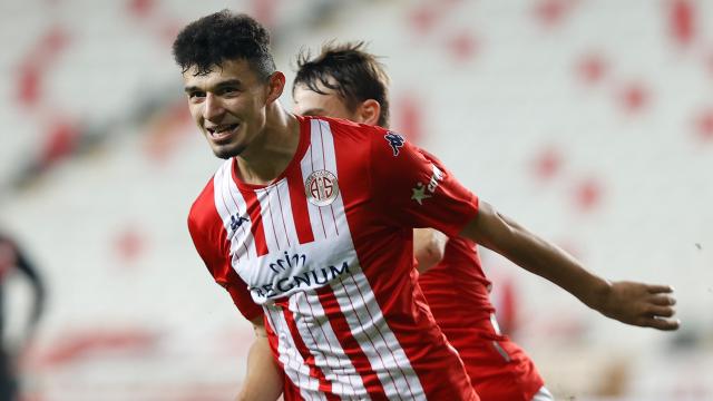 Antalyasporlu Gökdeniz Bayrakdarın hayali gol krallığı